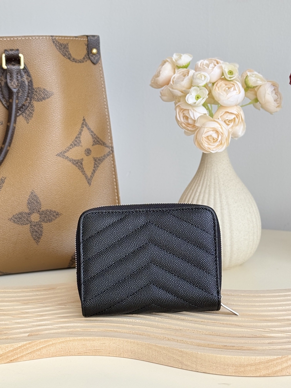 イヴサンローラン財布背面デザイン